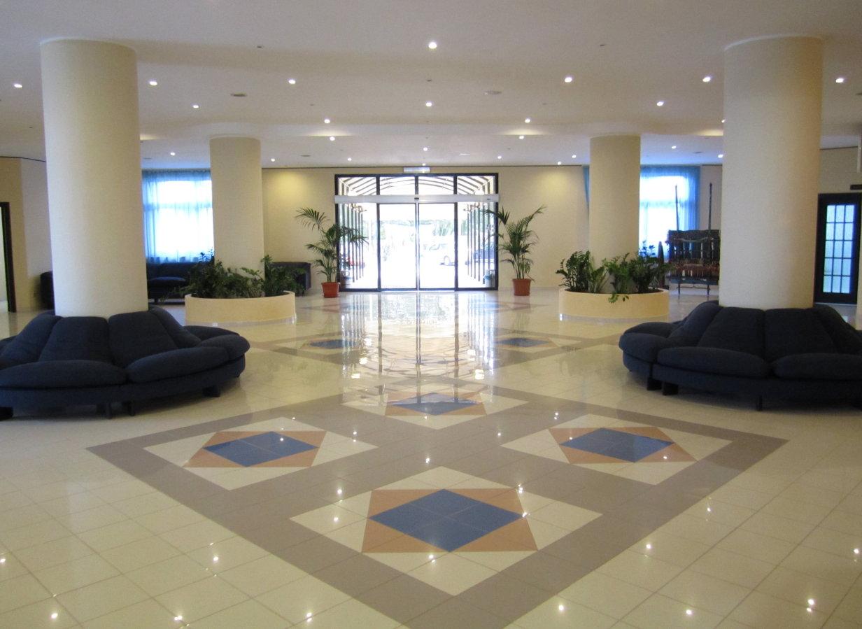 Futura Style Helios Hotel Noto Bagian luar foto